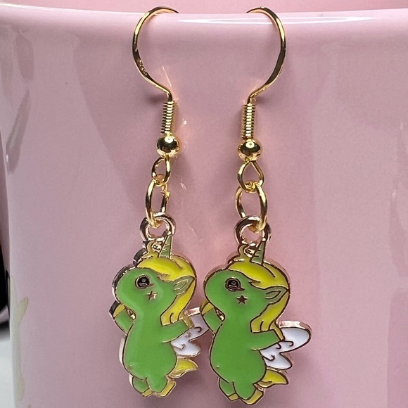 C2 - 925 Sterling Hook Earring with dinosaur unicorn fairy - Picture 3 of 5